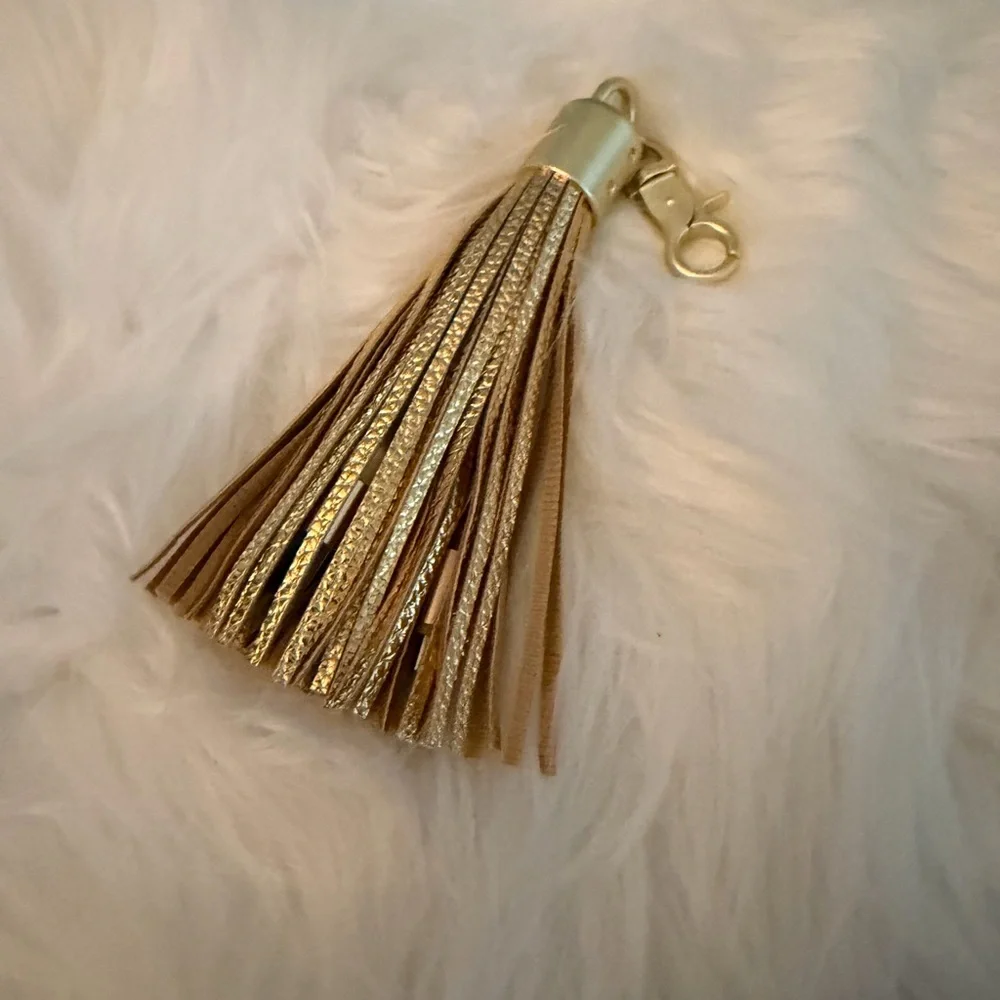 Bolsetta Universal Charging Tassels for Apple & Android - Gold